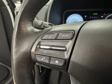 HYUNDAI Kona Select 2WD CarPlay ACC R-Cam KeyLess SHZ 1H