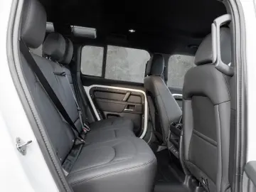 LAND ROVER Defender 110 D200 X-Dynamic SE