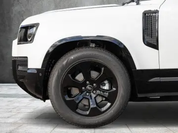 LAND ROVER Defender 110 D200 X-Dynamic SE
