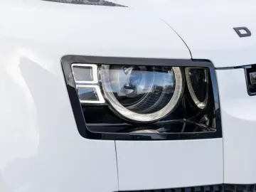 LAND ROVER Defender 110 D200 X-Dynamic SE