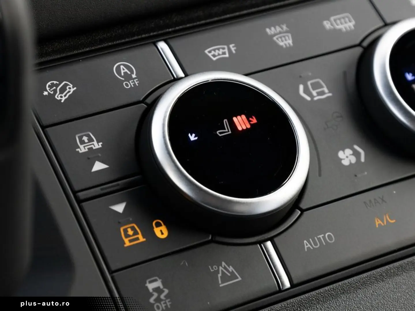 LAND ROVER Defender 110 D200 X-Dynamic SE