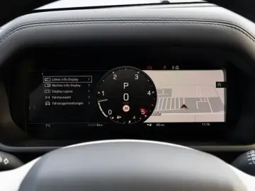 LAND ROVER Defender 110 D200 X-Dynamic SE