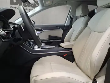 AUDI A8 L TFSI e 60 e quattro 340(462) kW(PS)