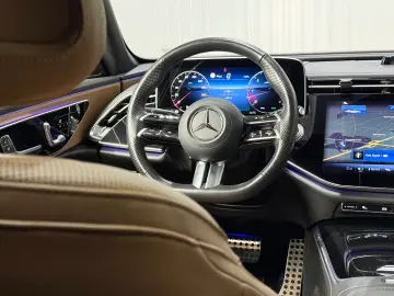 MERCEDES-BENZ E 450d 4M AMG SuperScreen Burmester Di&hellip;