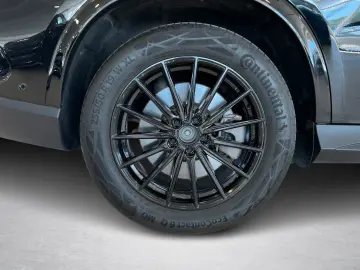 MERCEDES-BENZ 300 e 4MATIC   AMG   Distronic   Memory