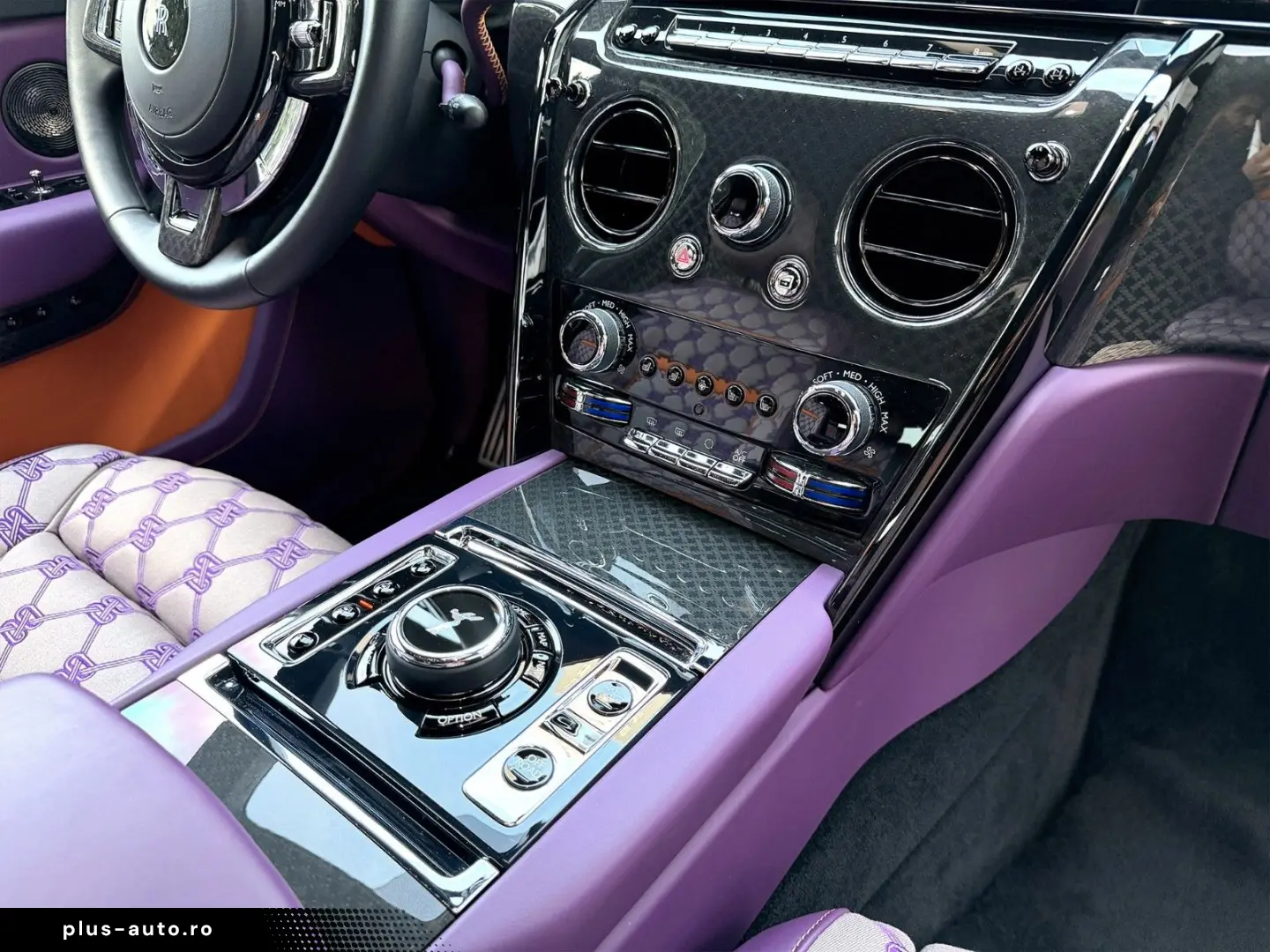 ROLLS ROYCE Cullinan Black Badge Series II ShootingStar 23