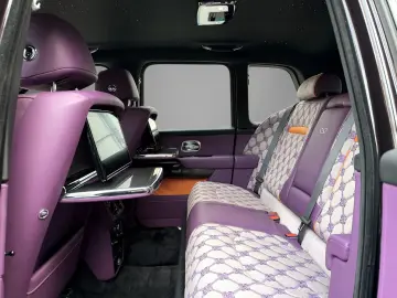 ROLLS ROYCE Cullinan Black Badge Series II ShootingStar 23