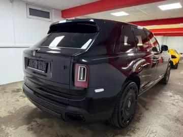 ROLLS ROYCE Cullinan Black-Paket 24 Mansory Sternehimmel TV