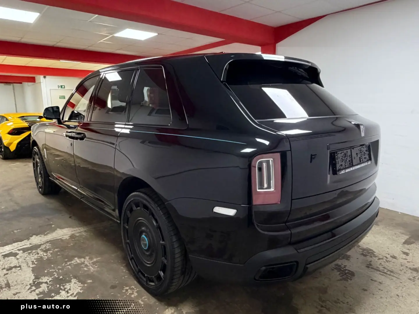 ROLLS ROYCE Cullinan Black-Paket 24 Mansory Sternehimmel TV