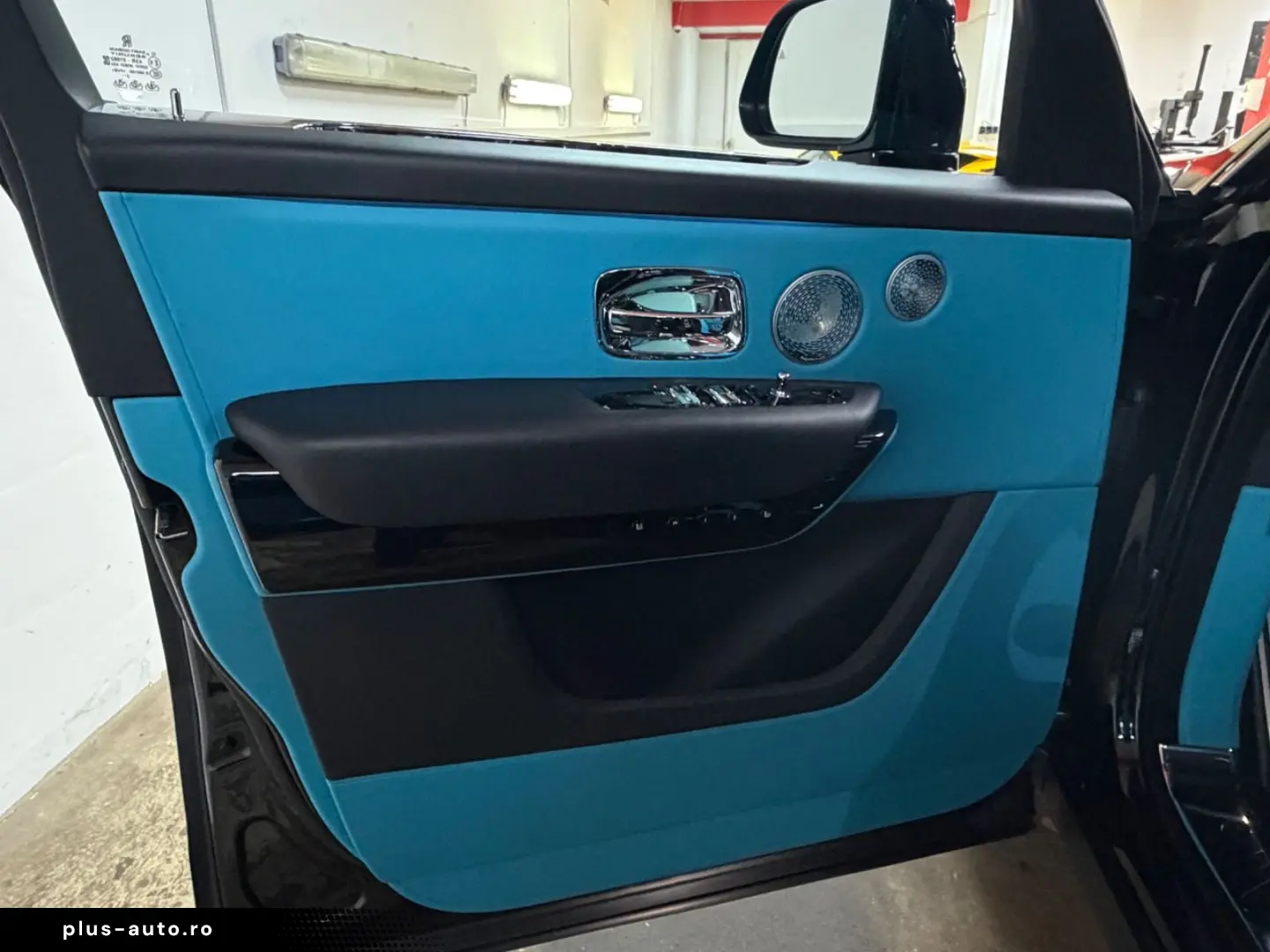 ROLLS ROYCE Cullinan Black-Paket 24 Mansory Sternehimmel TV