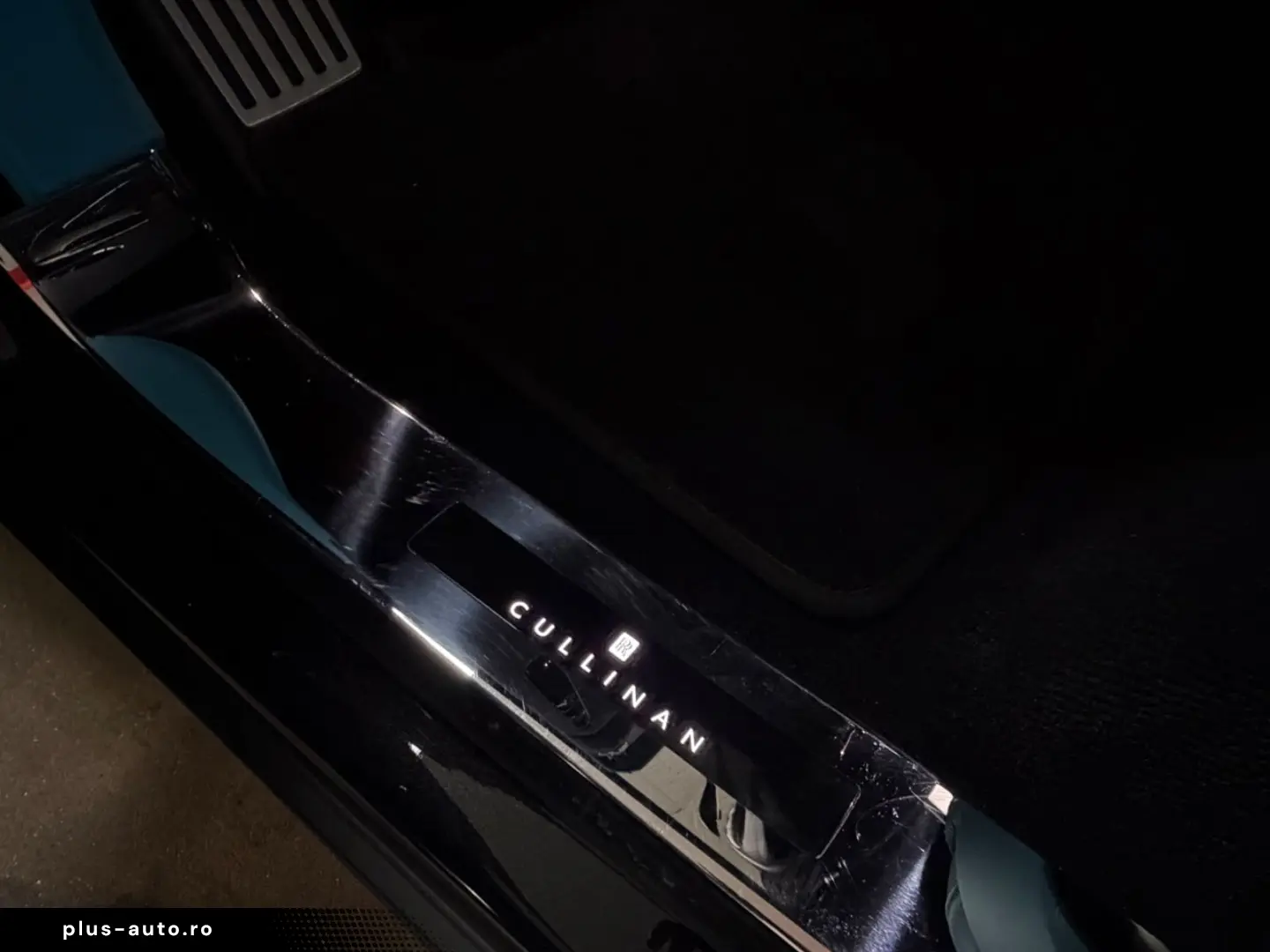 ROLLS ROYCE Cullinan Black-Paket 24 Mansory Sternehimmel TV