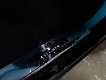 ROLLS ROYCE Cullinan Black-Paket 24 Mansory Sternehimmel TV