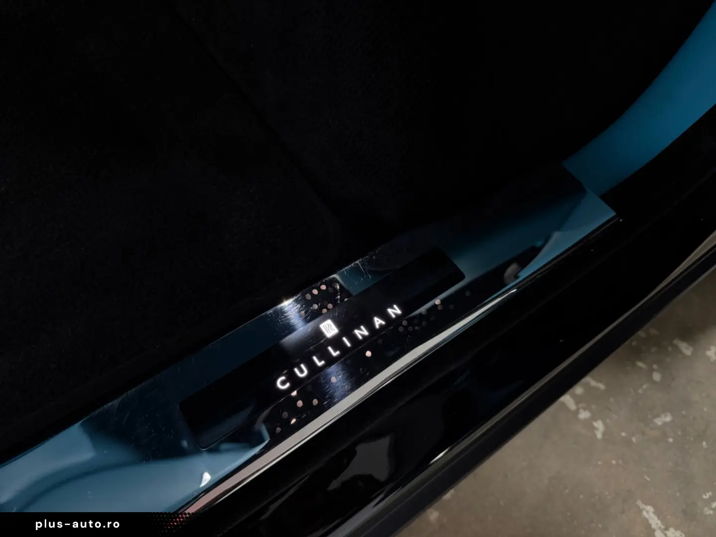 ROLLS ROYCE Cullinan Black-Paket 24 Mansory Sternehimmel TV