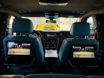 ROLLS ROYCE Cullinan Black-Paket 24 Mansory Sternehimmel TV