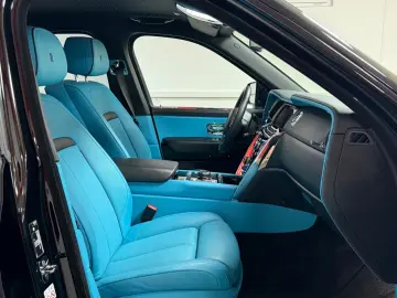 ROLLS ROYCE Cullinan Black-Paket 24 Mansory Sternehimmel TV