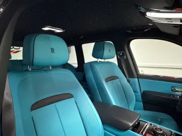 ROLLS ROYCE Cullinan Black-Paket 24 Mansory Sternehimmel TV