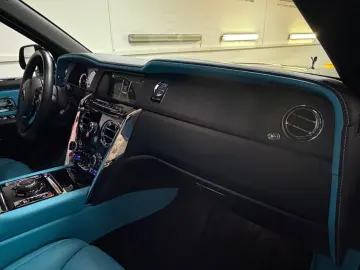 ROLLS ROYCE Cullinan Black-Paket 24 Mansory Sternehimmel TV