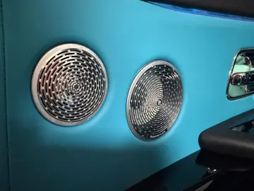 ROLLS ROYCE Cullinan Black-Paket 24 Mansory Sternehimmel TV