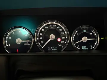 ROLLS ROYCE Cullinan Black-Paket 24 Mansory Sternehimmel TV