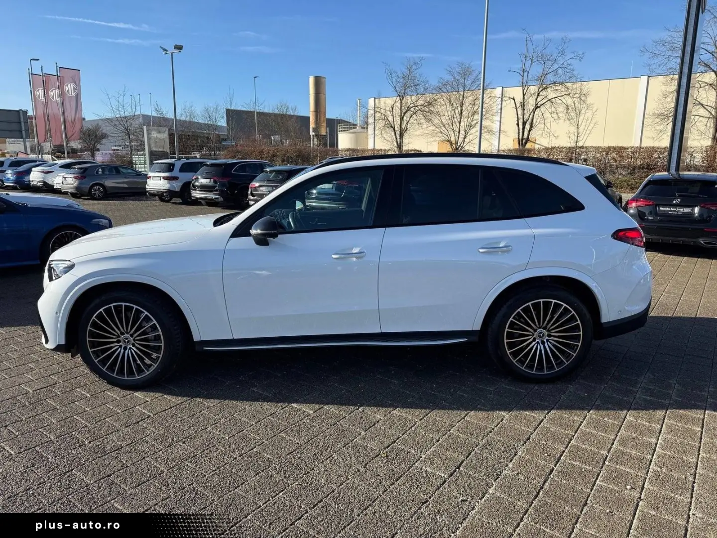 MERCEDES-BENZ GLC 300 d AMG Pano HUD DISTR AHK Burm3D