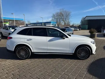 MERCEDES-BENZ GLC 300 d AMG Pano HUD DISTR AHK Burm3D