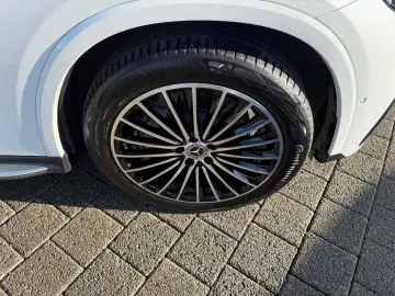 MERCEDES-BENZ GLC 300 d AMG Pano HUD DISTR AHK Burm3D