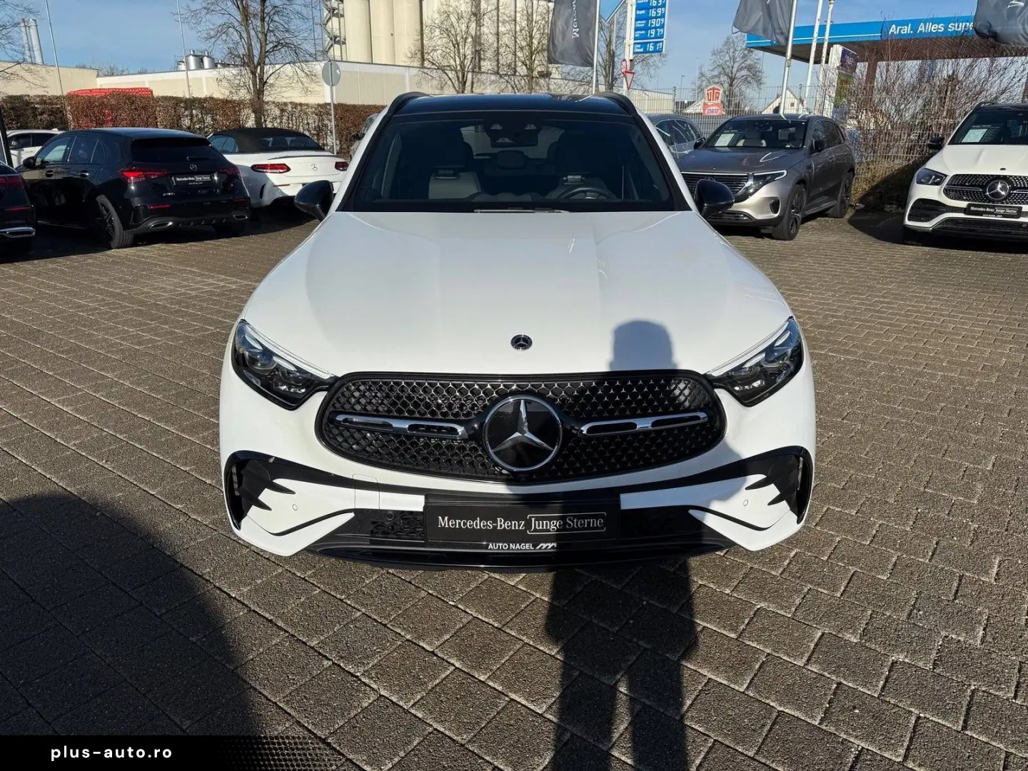 MERCEDES-BENZ GLC 300 d AMG Pano HUD DISTR AHK Burm3D