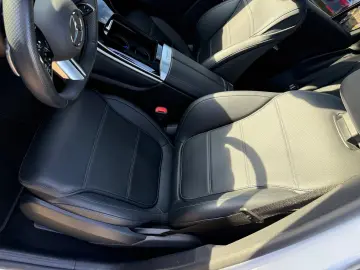 MERCEDES-BENZ GLC 300 d AMG Pano HUD DISTR AHK Burm3D