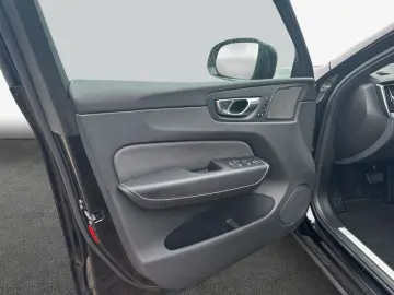 VOLVO XC60 B5 B AWD Plus Dark AHK FIS MET