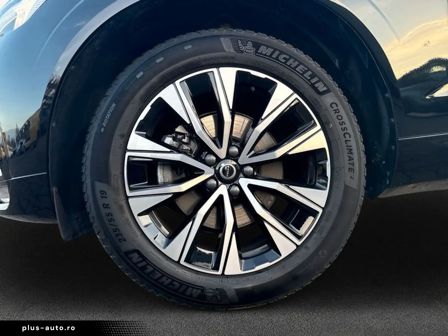 VOLVO XC60 B5 B AWD Plus Dark