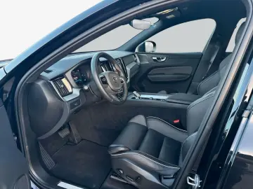 VOLVO XC60 B5 B AWD Plus Dark