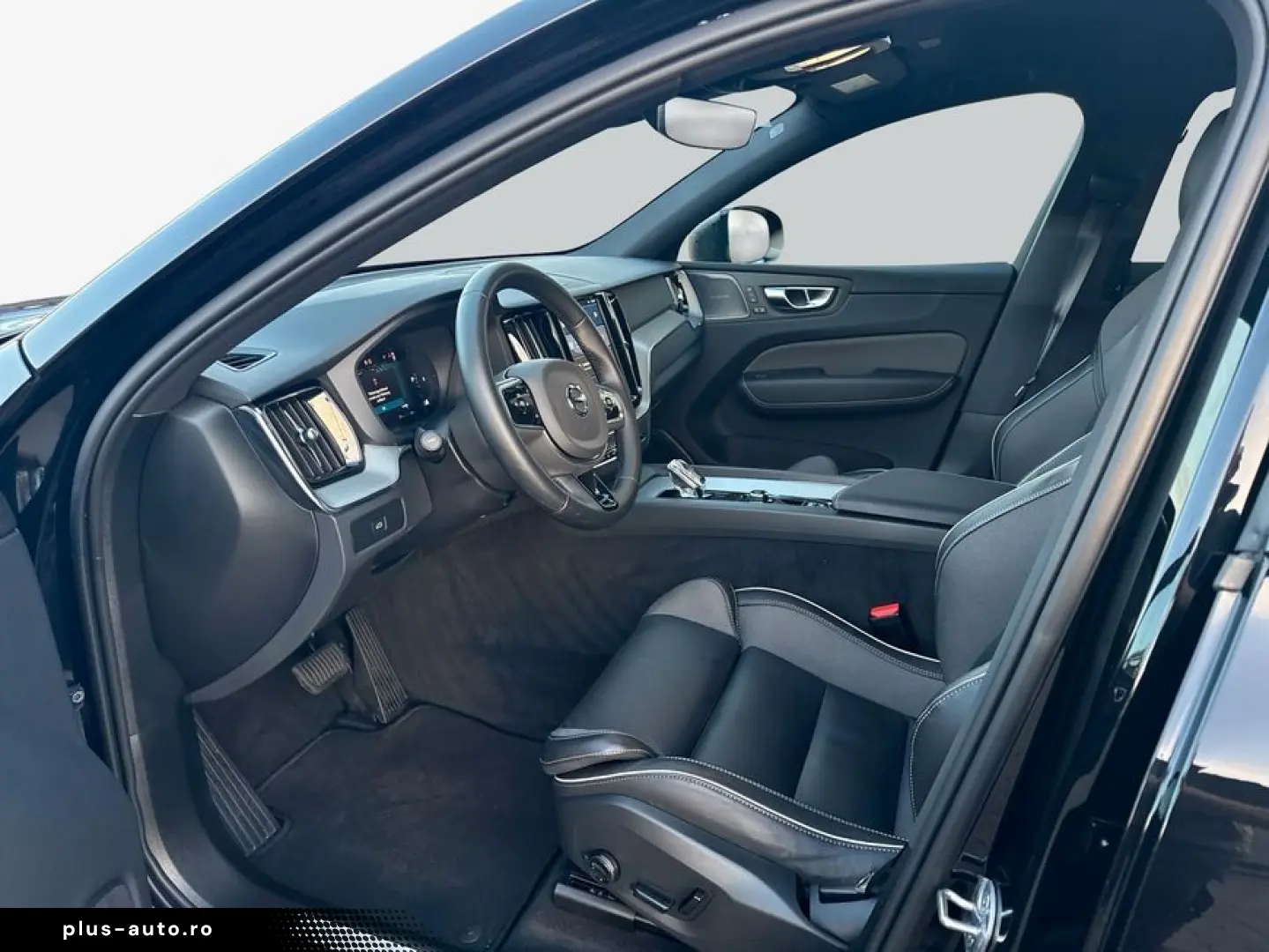 VOLVO XC60 B5 B AWD Plus Dark