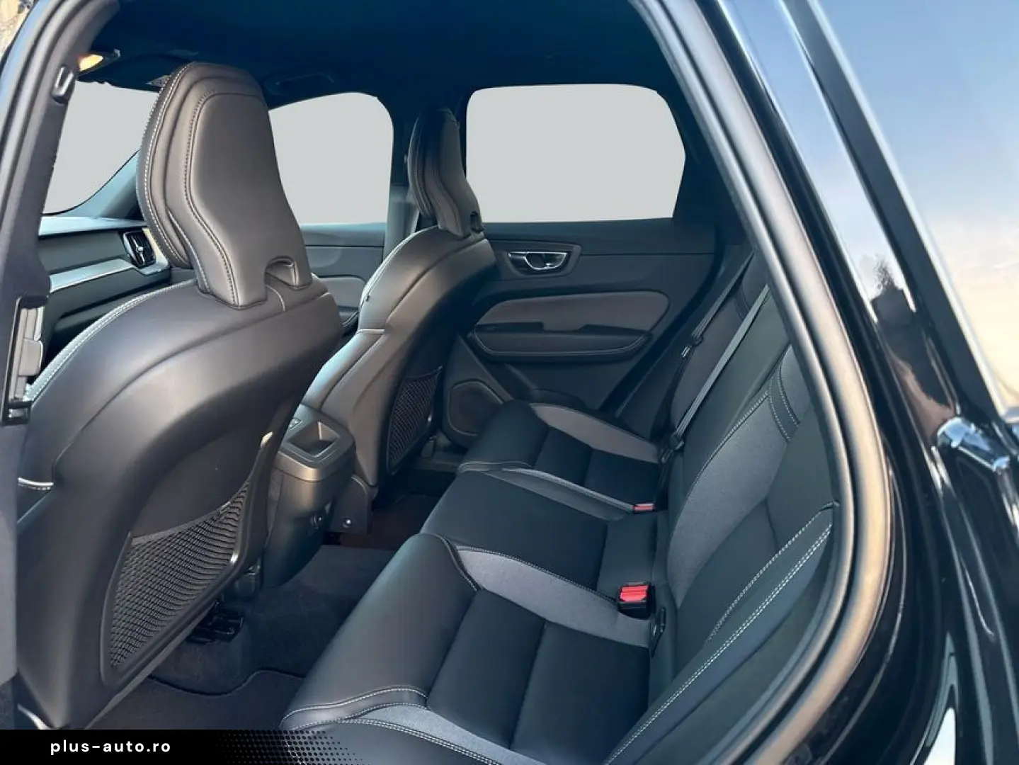 VOLVO XC60 B5 B AWD Plus Dark