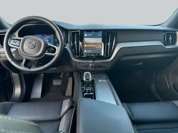 VOLVO XC60 B5 B AWD Plus Dark