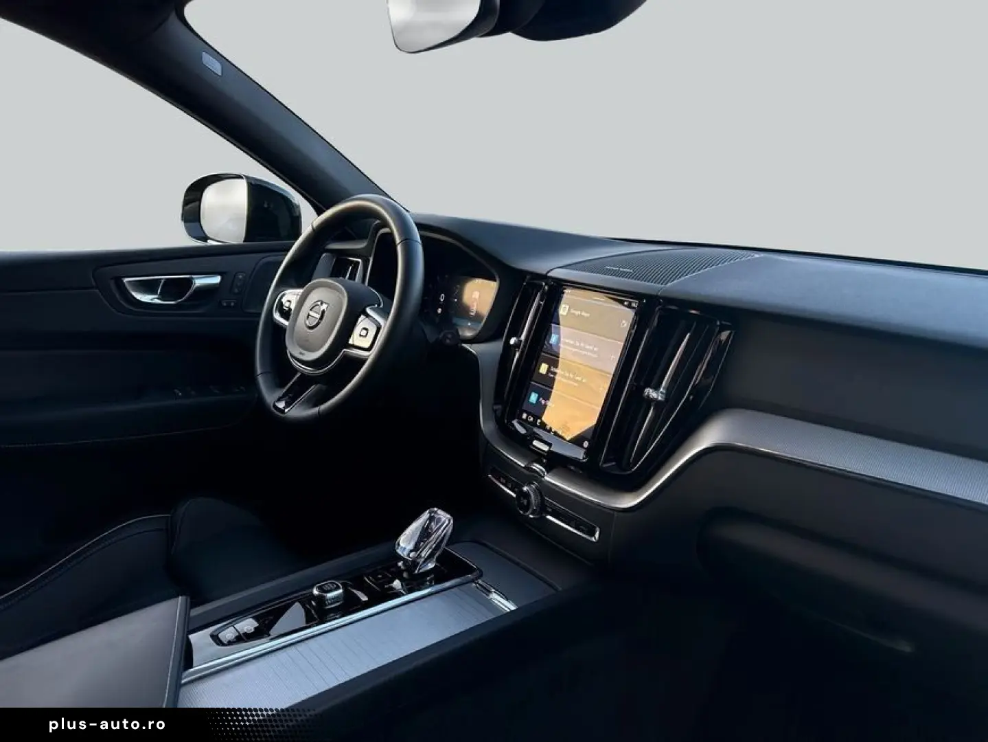 VOLVO XC60 B5 B AWD Plus Dark