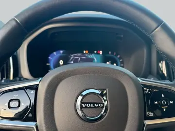 VOLVO XC60 B5 B AWD Plus Dark