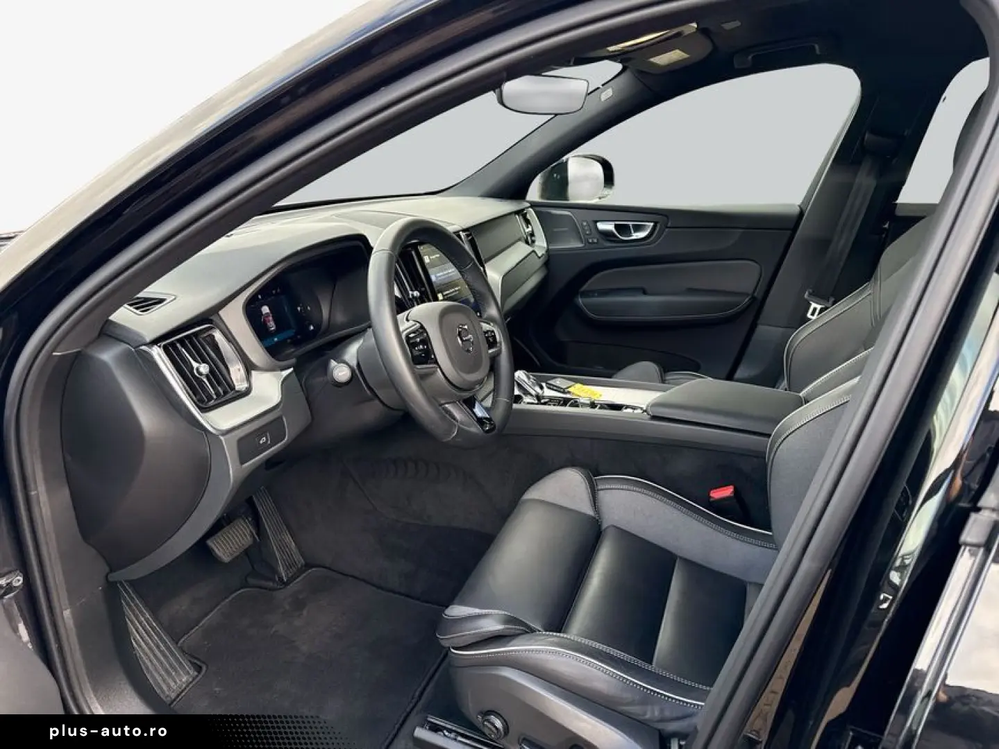 VOLVO XC60 B5 B AWD Plus Dark