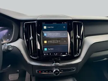 VOLVO XC60 B5 B AWD Plus Dark