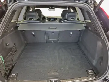 VOLVO XC60 B5 B AWD Plus Black Edition Pano   HuD