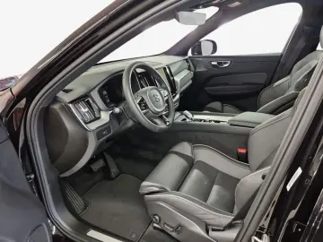 VOLVO XC60 B5 B AWD Plus Black Edition Pano   HuD