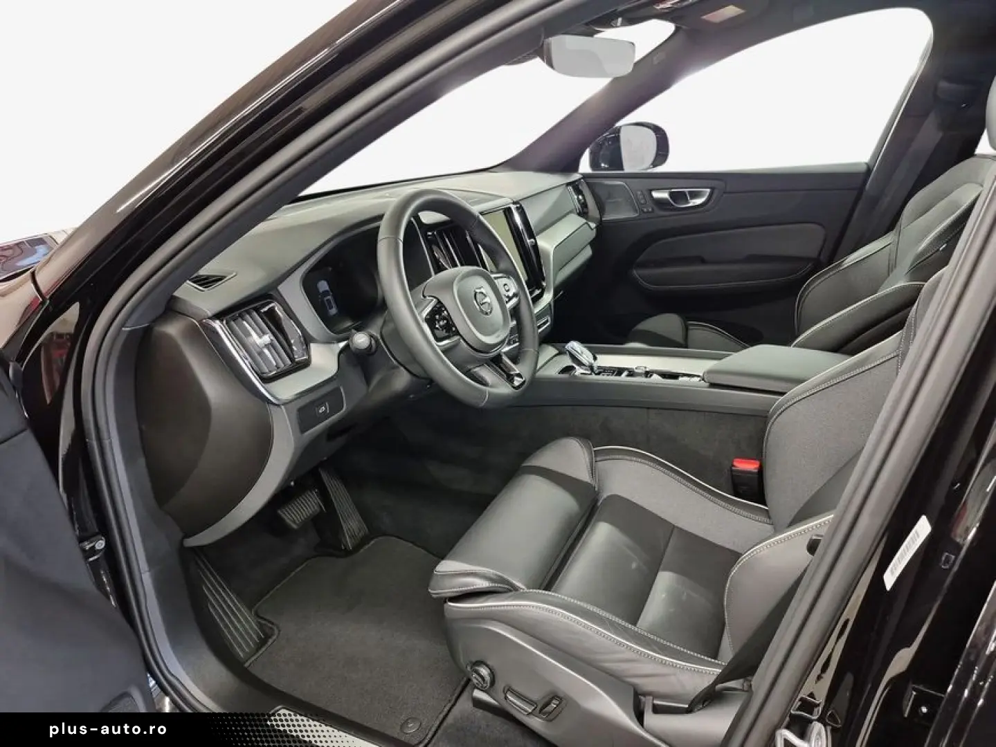 VOLVO XC60 B5 B AWD Plus Black Edition Pano   HuD