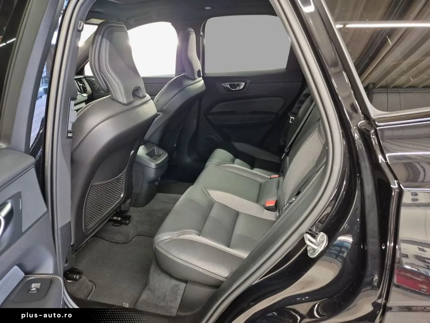 VOLVO XC60 B5 B AWD Plus Black Edition Pano   HuD