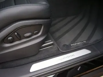 Porsche Cayenne Coupe E-Hybrid  AHK P-DISPLAY BOSE