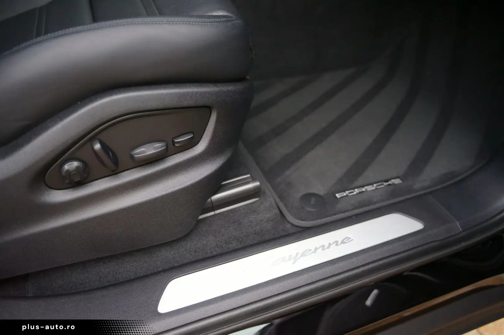 Porsche Cayenne Coupe E-Hybrid  AHK P-DISPLAY BOSE