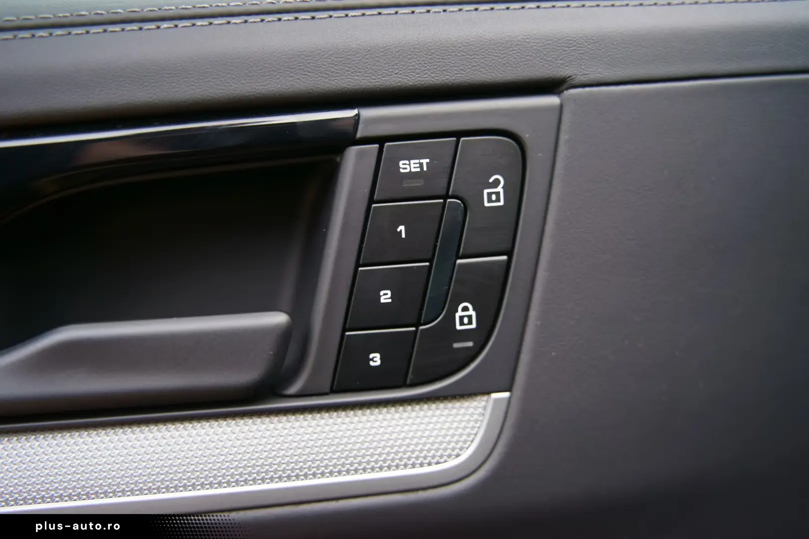 Porsche Cayenne Coupe E-Hybrid  AHK P-DISPLAY BOSE