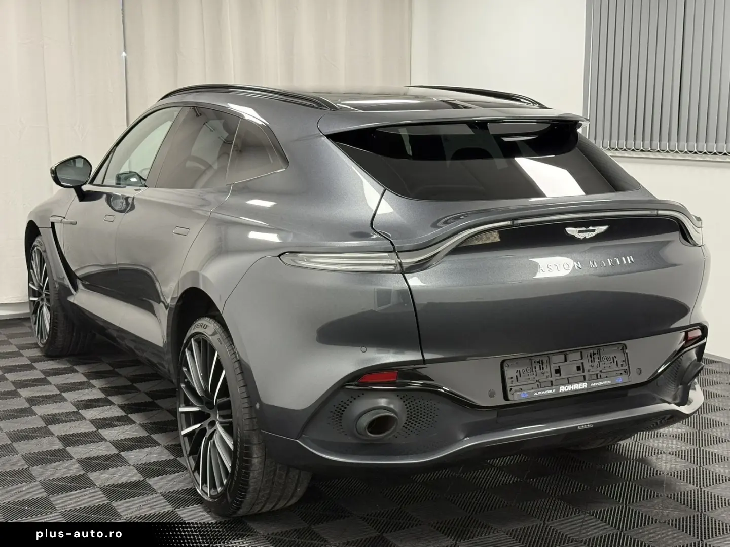 ASTON MARTIN DBX 4.0 V8 Xenon Grey-Signature Metalli&hellip;