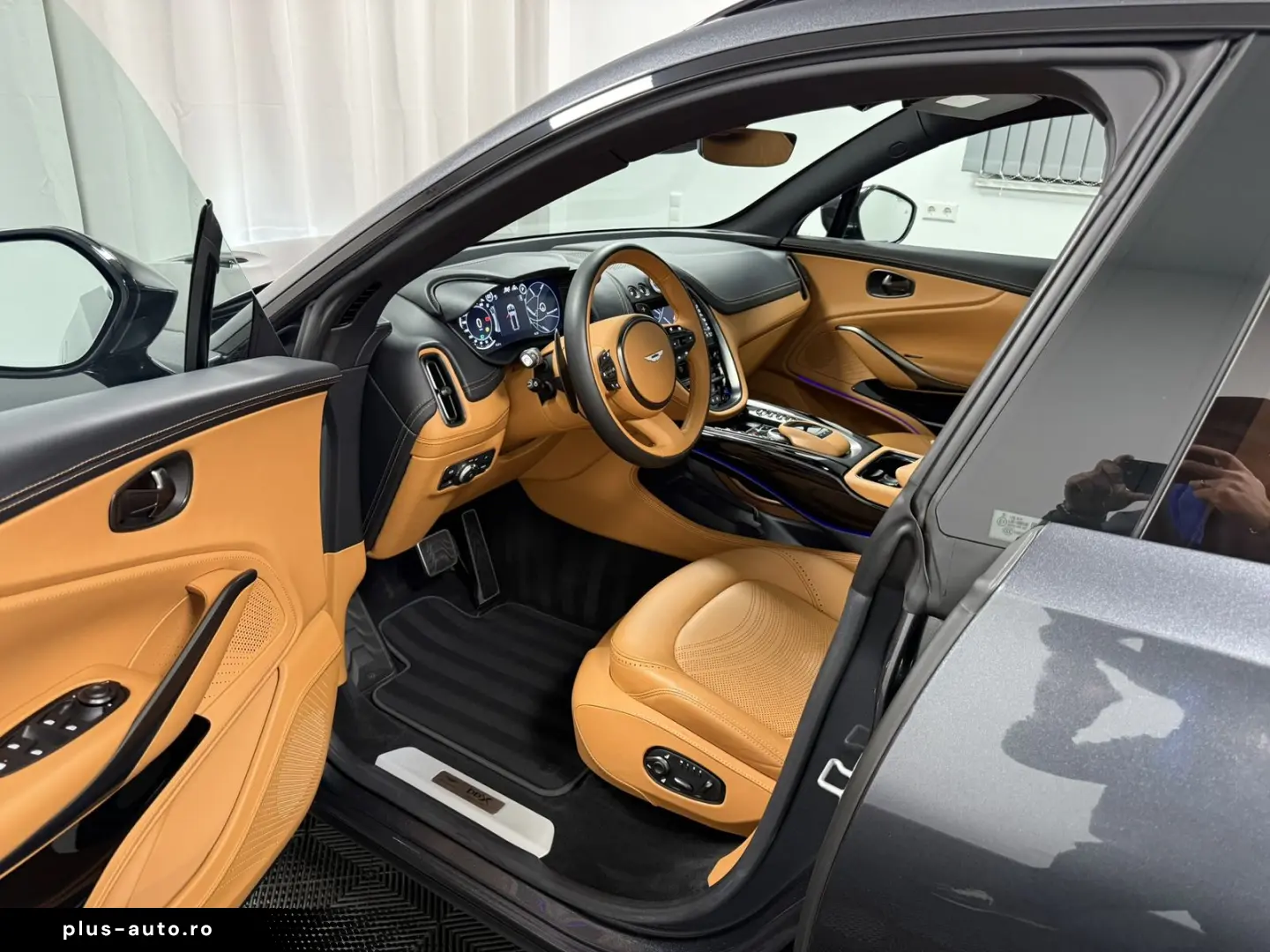 ASTON MARTIN DBX 4.0 V8 Xenon Grey-Signature Metalli&hellip;