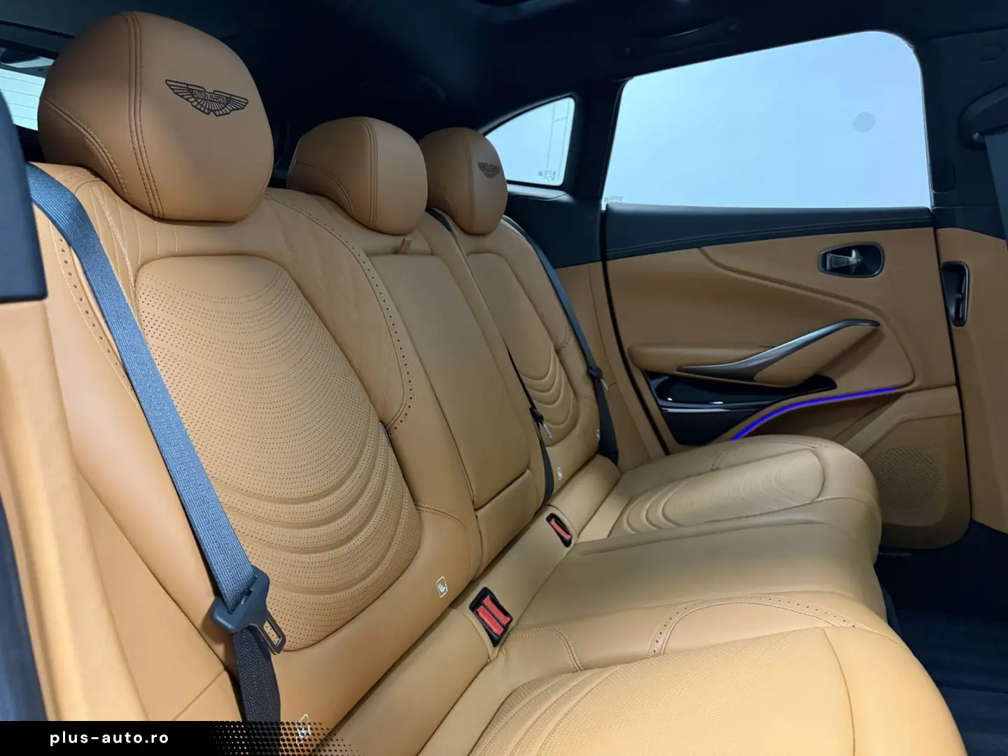 ASTON MARTIN DBX 4.0 V8 Xenon Grey-Signature Metalli&hellip;