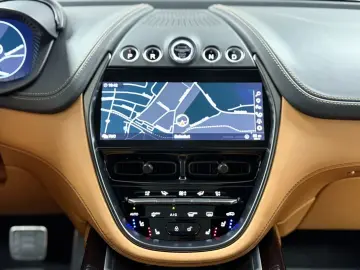 ASTON MARTIN DBX 4.0 V8 Xenon Grey-Signature Metalli&hellip;