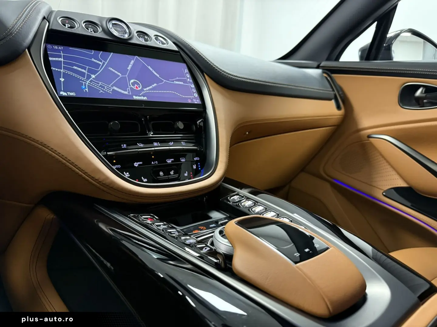 ASTON MARTIN DBX 4.0 V8 Xenon Grey-Signature Metalli&hellip;